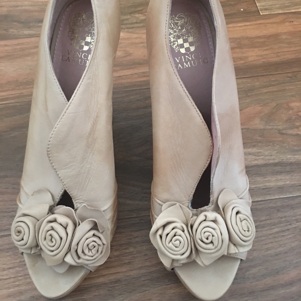 Vince Camuto Nude Pumps